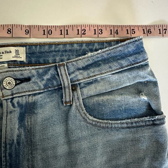 Abercrombie & Fitch Women's Curve Mom High Rise Distressed Jeans Size 30 Size 10 - Picture 6 of 9